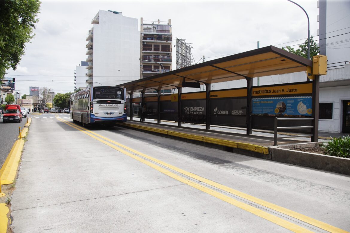 Finalizó la repavimentación del Metrobus Juan B. Justo, una obra que beneficia a 100 mil pasajeros por día