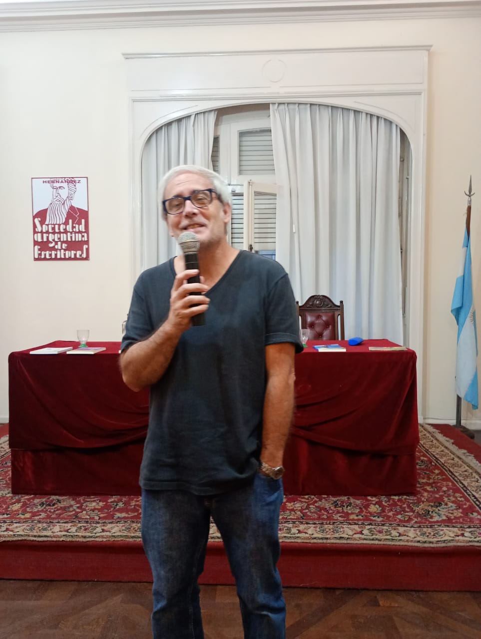 El Festival de Poesía de Juan Botana se presentó en la Sade Nacional