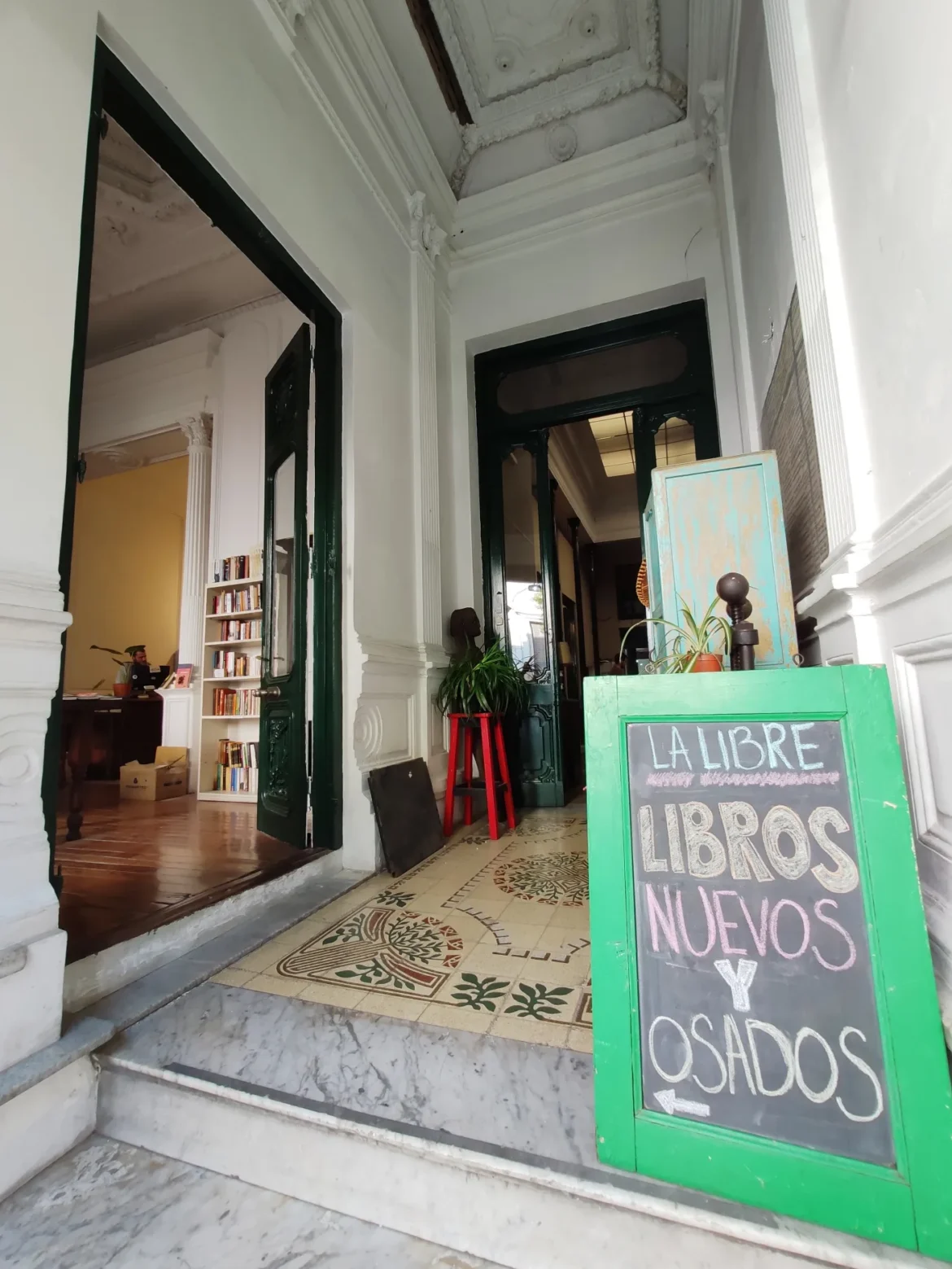 El Festival de Poesía de Juan Botana llega a la Librería La Libre