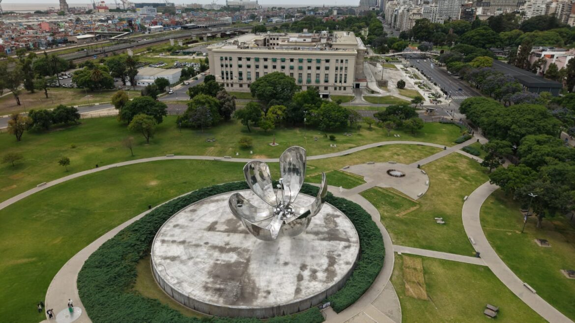 La Ciudad celebra la restauración de la Floralis Genérica con un gran evento cultural