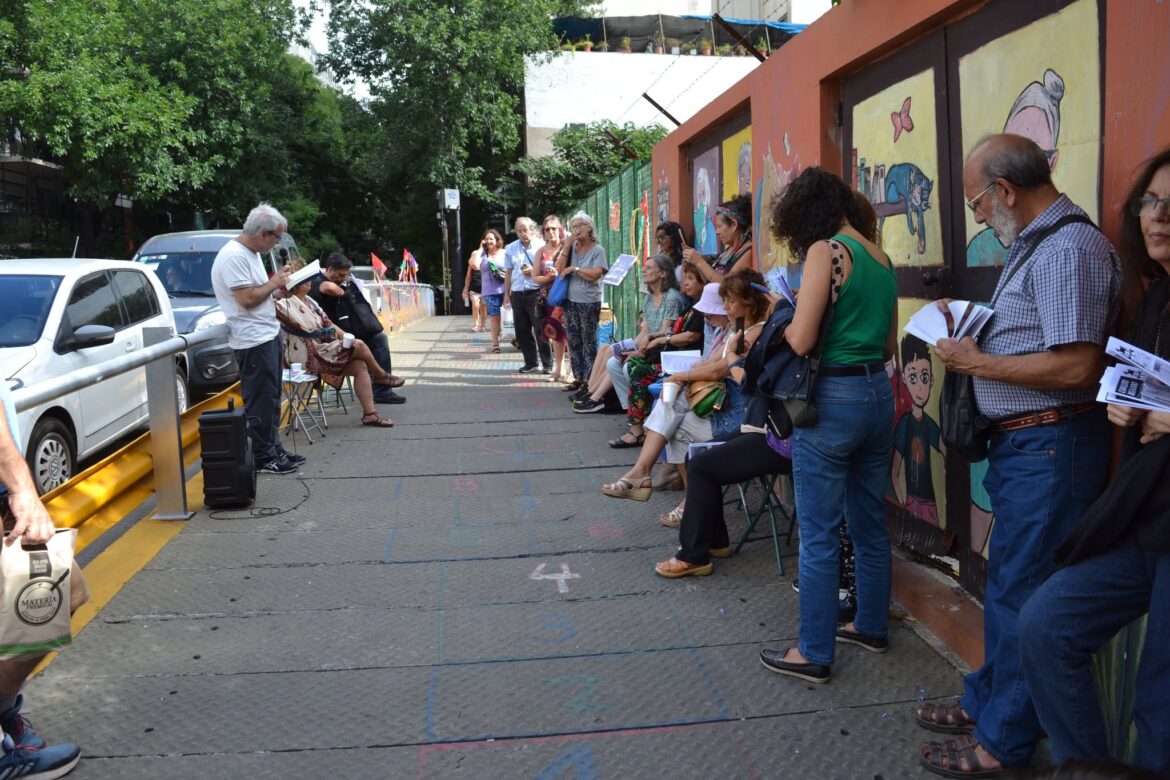 El Festival de Poesía de Juan Botana despide el año en La Biblioteca del Puente. Por Edgardo Solano