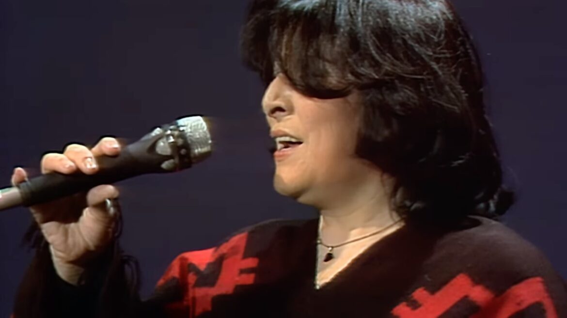 Ante los recientes ataques hacia Mercedes Sosa, su familia y el ámbito de la cultura impulsan esta carta para expresar un repudio colectivo y acompañar su memoria