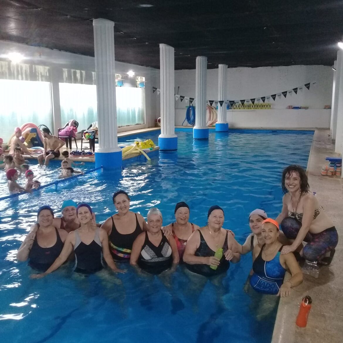 Sólo queremos ser felices: una clase de Acqua Gym. Por Laura García