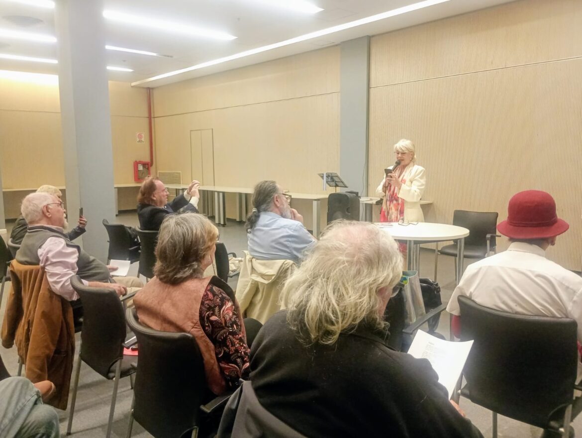 El Festival de Poesía de Juan Botana se presentó en el Palacio Lezama