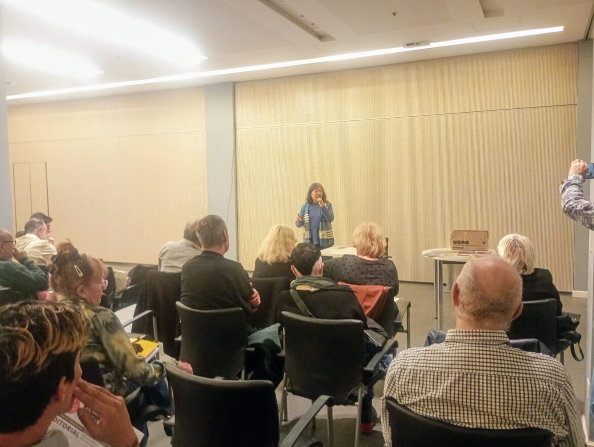 El Festival de Poesía de Juan Botana volvió al Palacio Lezama
