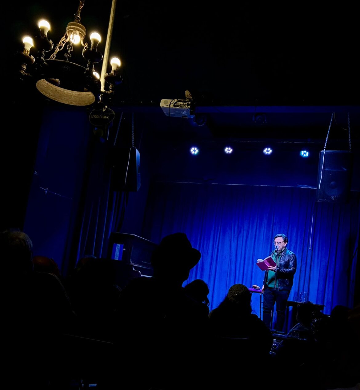 Juan Botana lleva el Festival de Poesía a dos espacios
