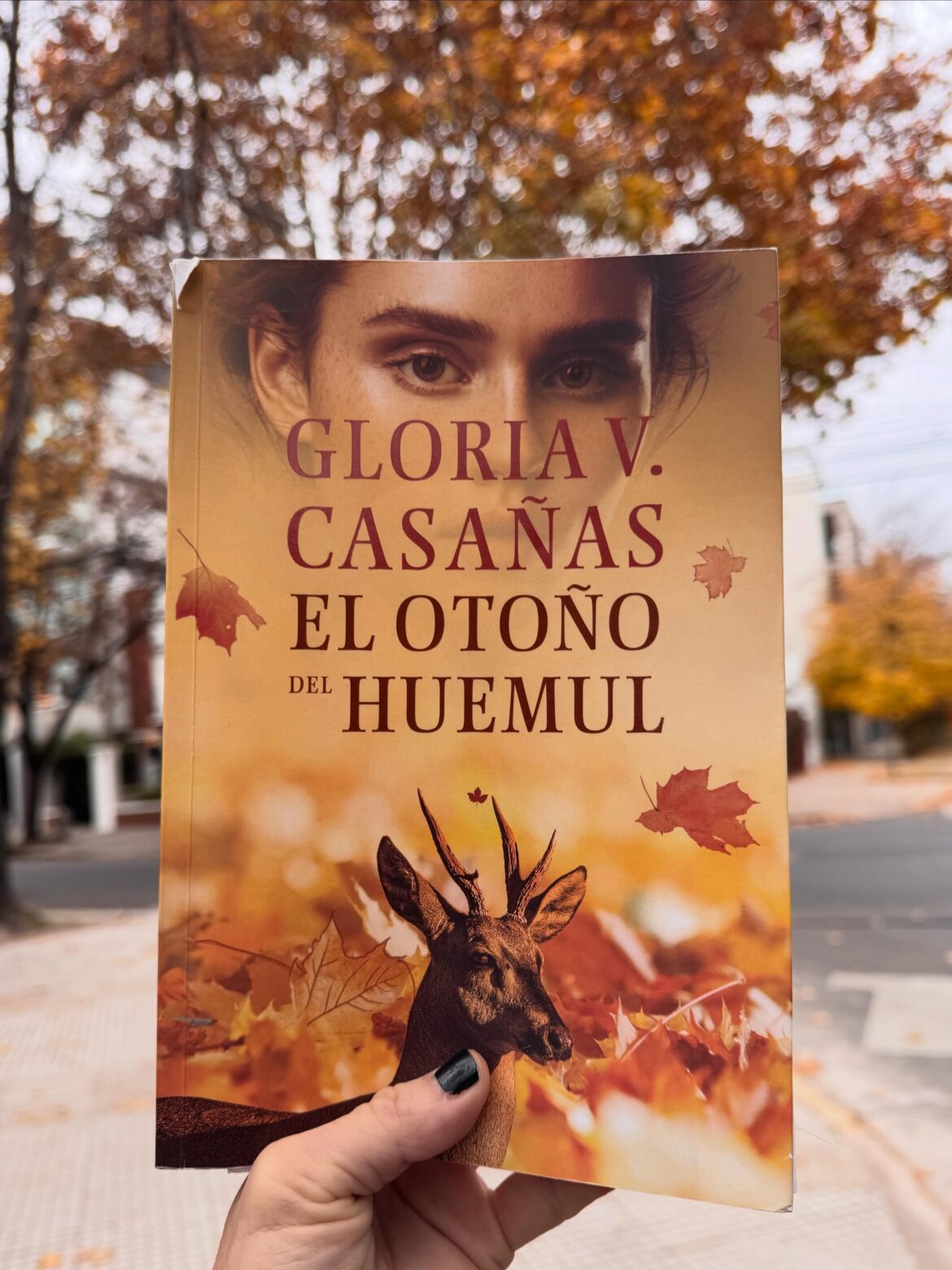 “El otoño del Huemul” de Gloria V. Casañas. Por Nuria Gómez Videla