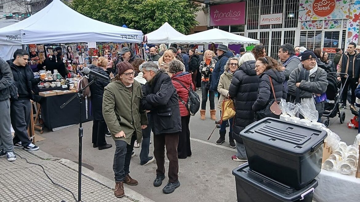Con una gran concurrencia, el Festival de Poesía de Juan Botana se sumó al aniversario de Banfield