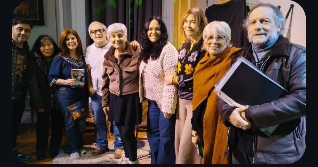 Juan Botana llevó el Festival de Poesía al Teatro El Fino