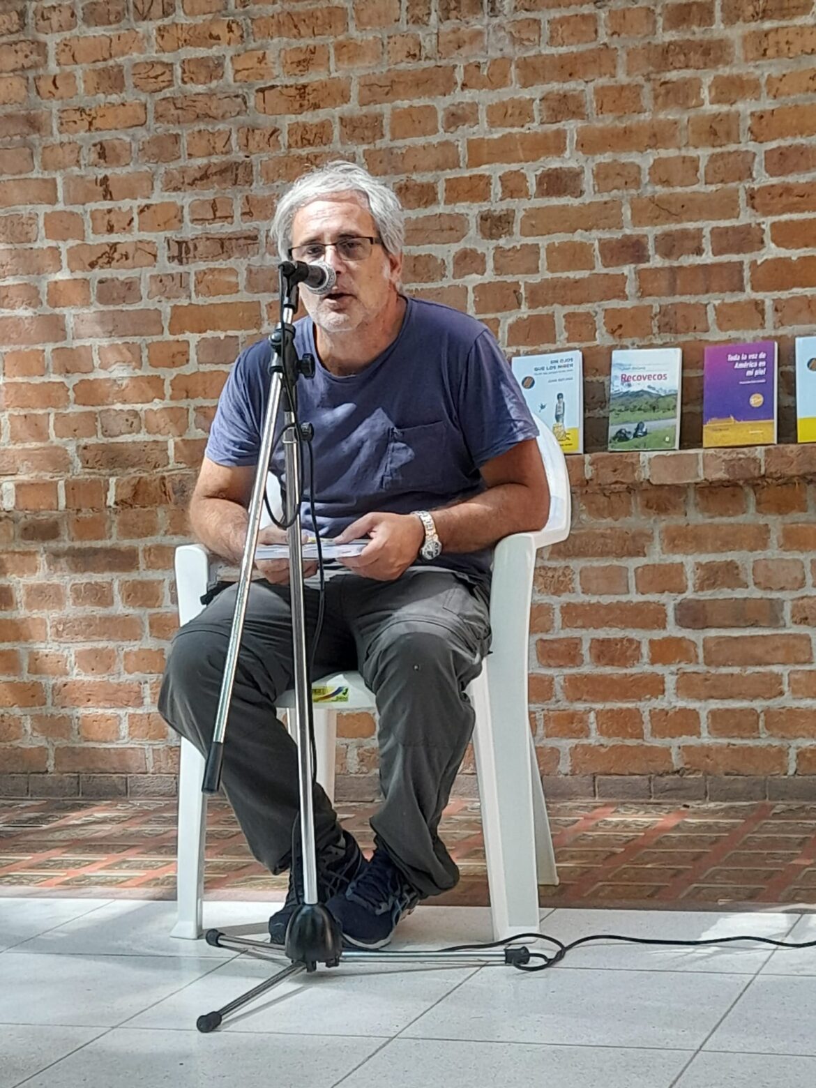 ¿Vivimos de prestado? Por Juan Botana