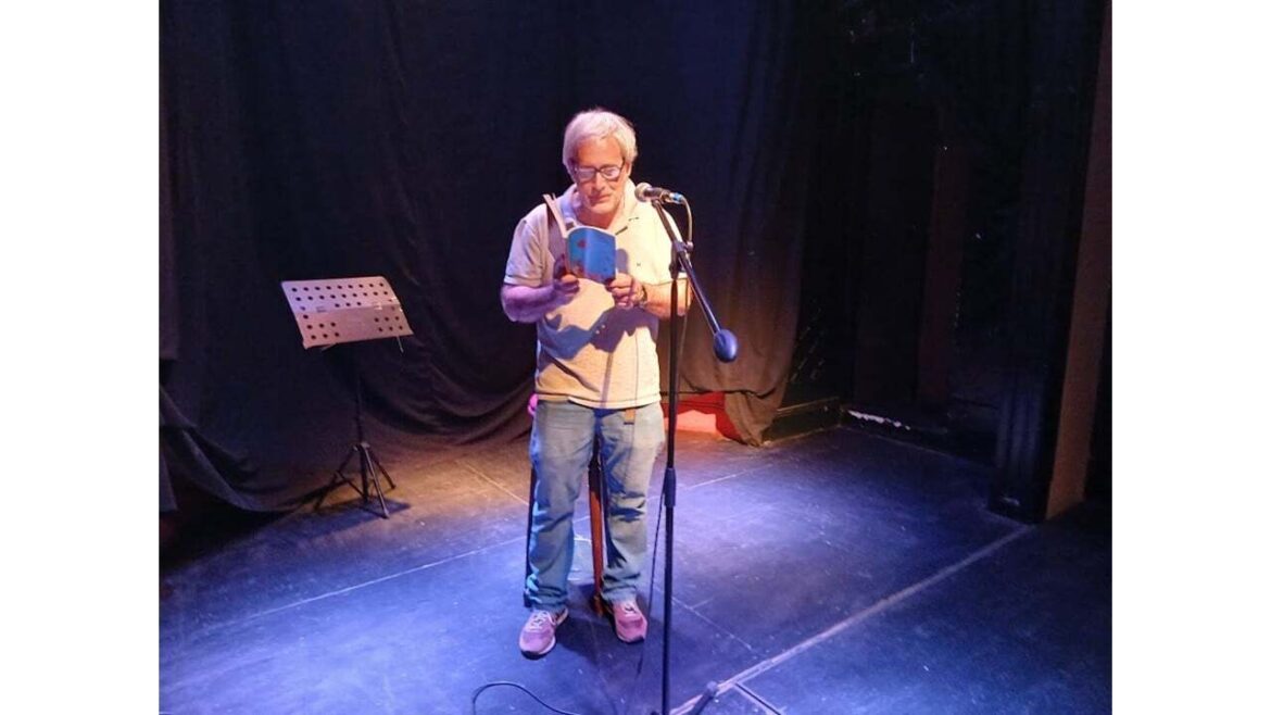Juan Botana llevó el Festival de Poesía al Teatro El Fino