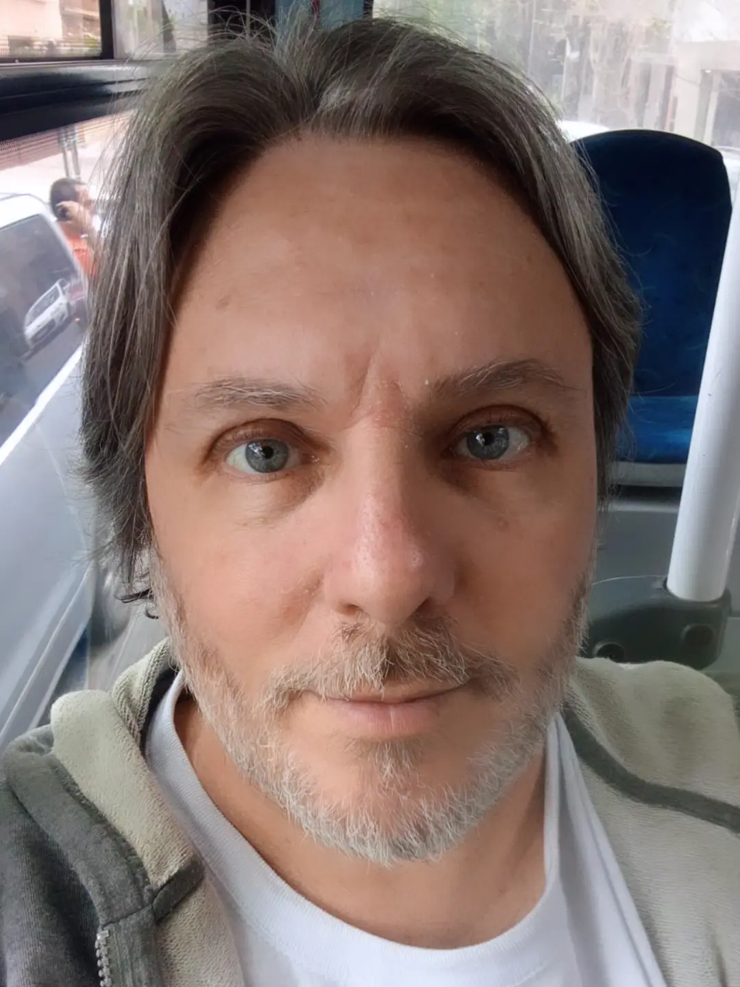 Silencio: la palabra vuelve a tomarlo todo